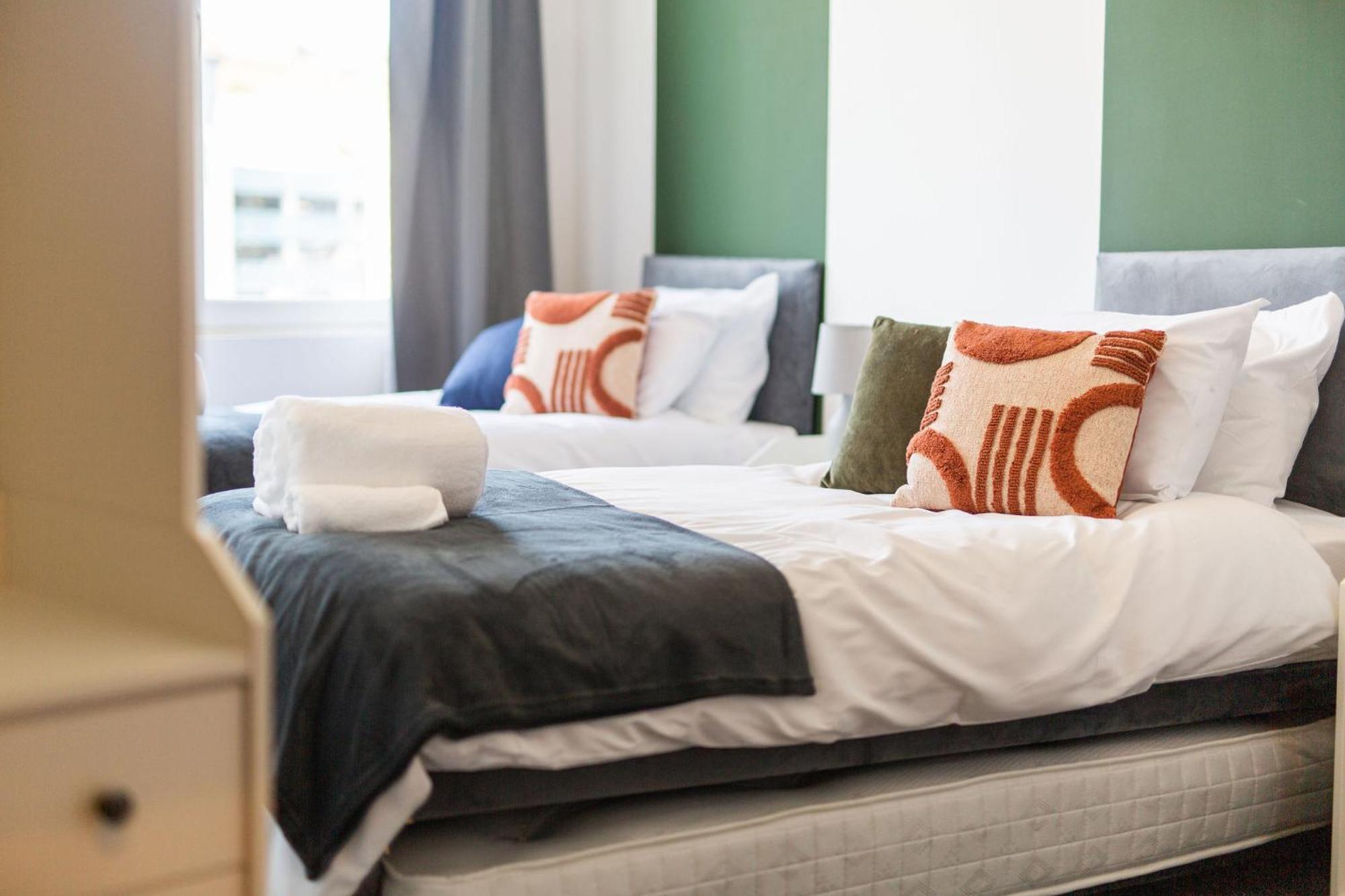 The Kingsway- 2 Bedroom Central Swansea Apartments By Stayright 外观 照片