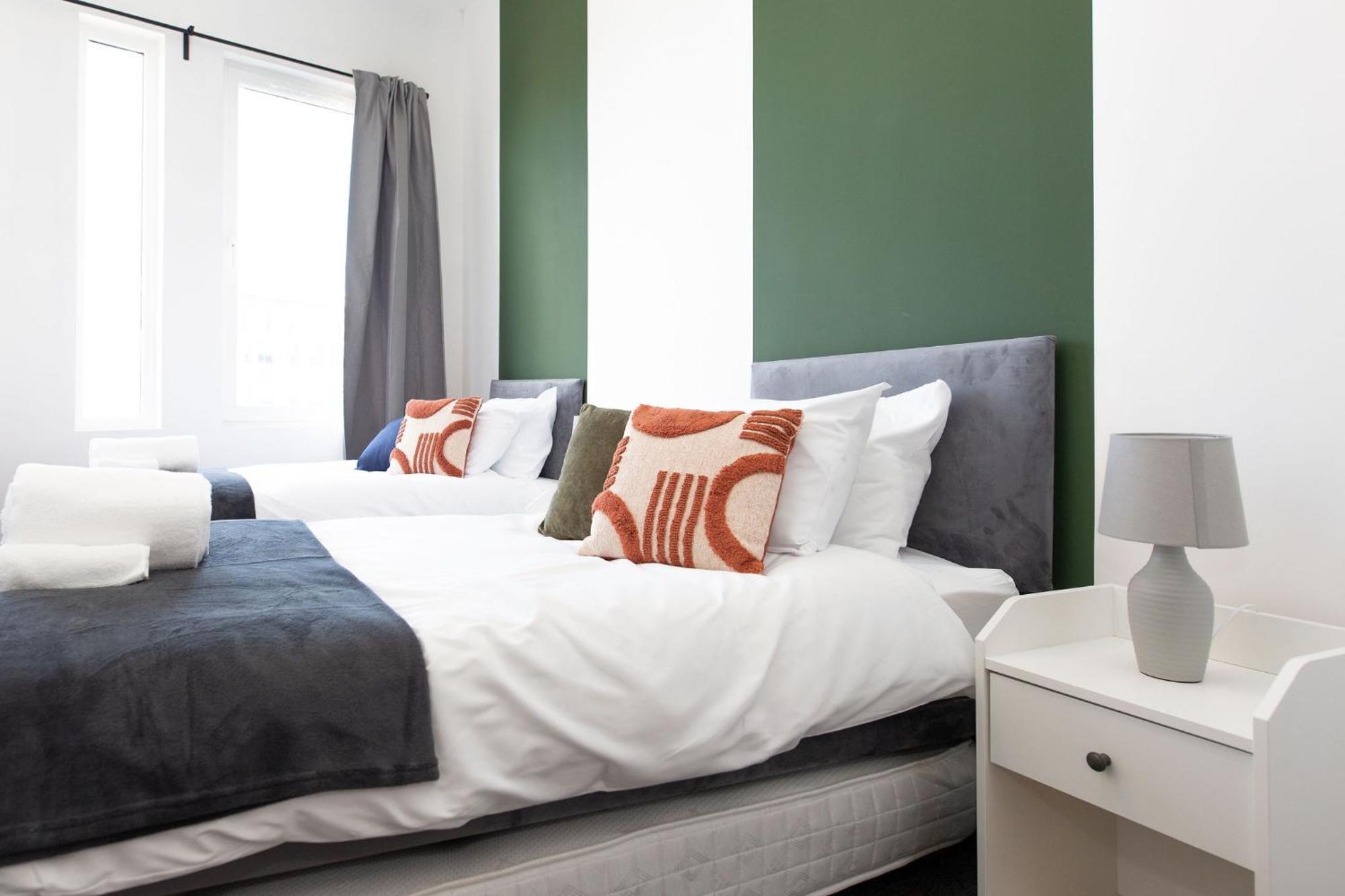 The Kingsway- 2 Bedroom Central Swansea Apartments By Stayright 外观 照片